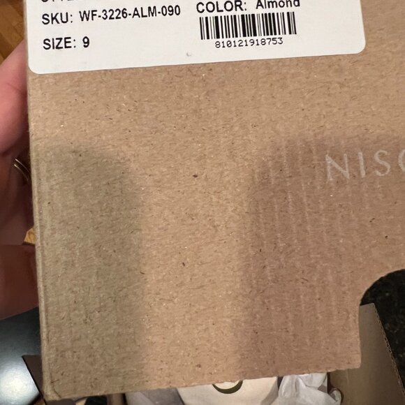 Brand new Nisolo go-to flatform sandal 2.0 in almond, women's size 9 - Picture 2 of 5